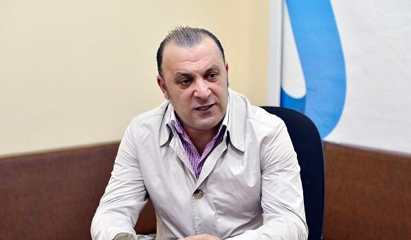 "Bunlar səhnəarxası söhbətlərdi"